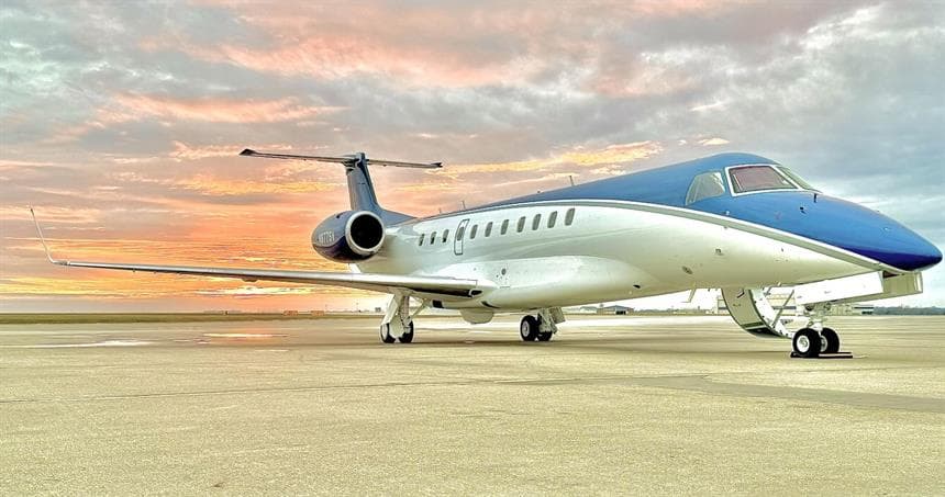 N877SV-exterior